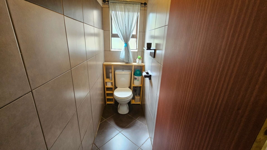2 Bedroom Property for Sale in Kosmos North West